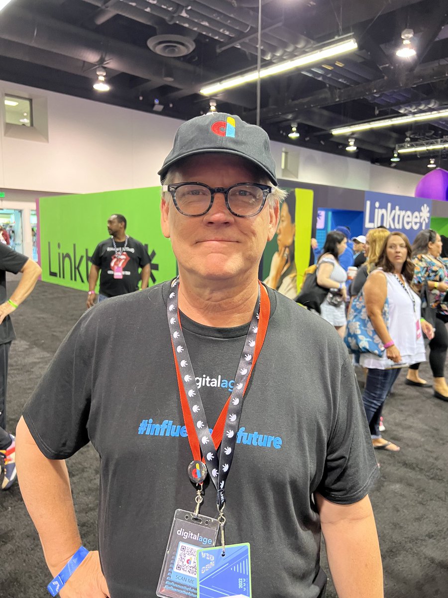 HPNN's tweet image. $HPNN beyond proud of Mr. Curt, the most talented COO! ⁦@GoDigitalage⁩ ⁦@TheDodester⁩