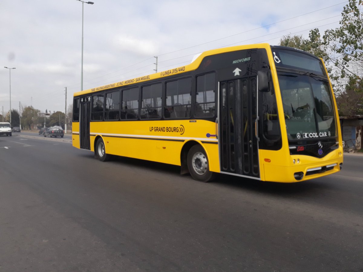 Bondisdeloeste's tweet photo. Lo nuevo de la lpgb se suman 4 nuevos nuovobus citta of1721 automáticos para la 440 así continuando su renovación de colectivos https://t.co/7q07Kh91Se