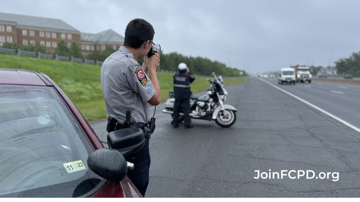 FairfaxCountyPD's tweet photo. A little rain can’t keep our officers away. Motors officers and the Sully Police District SET officer were out this morning on Route 28 trying to encourage drivers to keep speeds down in these wet conditions. Whether wet or dry, please watch your speed! https://t.co/7FZuwqlVvP