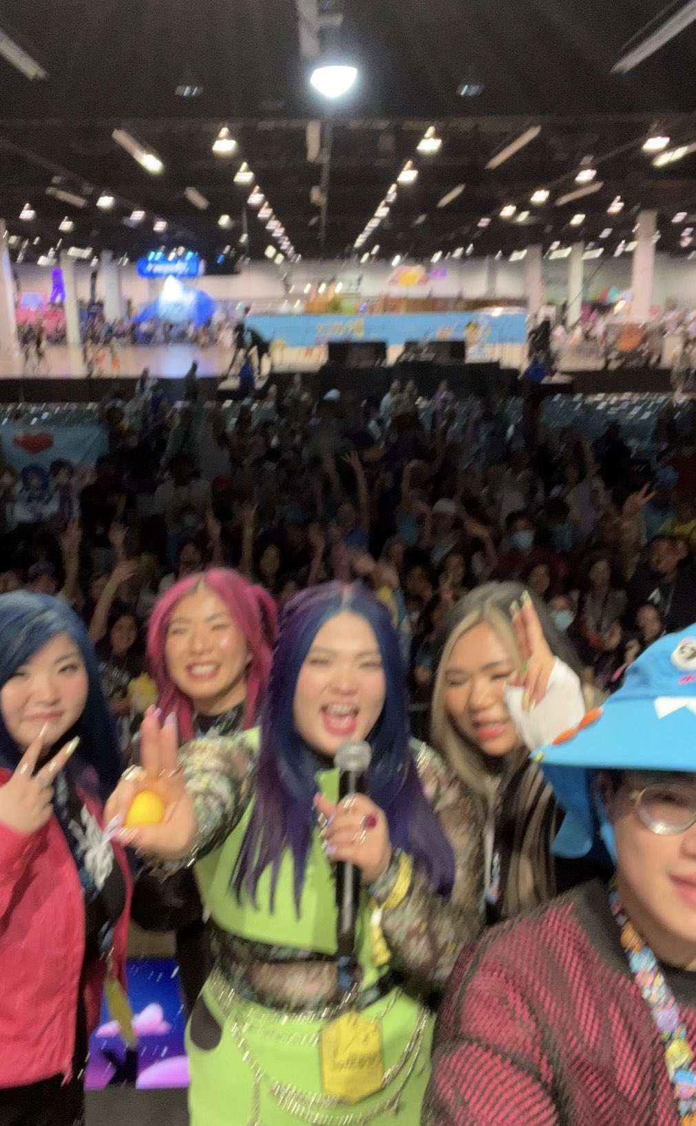 FUNNEH on Twitter: "KREW LOVES U! ๐๐ค Chaotic Selfie with KF! You guys