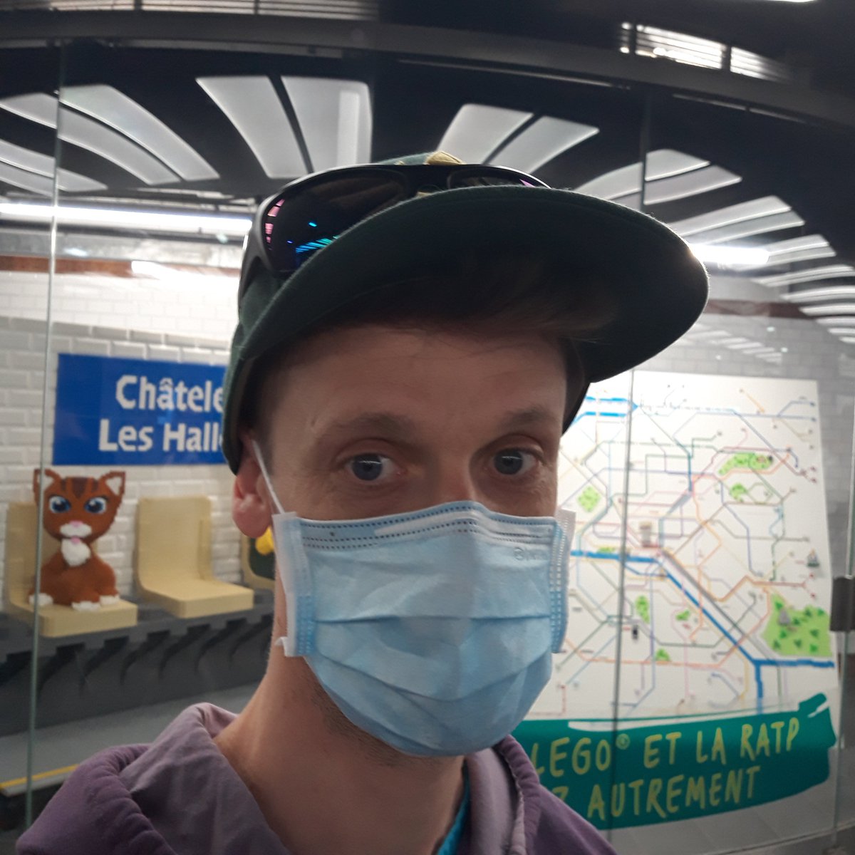 EighthRikks's tweet photo. Ok la #RATP vous ne le savez clairement pas mais vous m'avez chauffé ! J'ai très envie de balancer un petit set de #trainwave #chiptune devant  cette superbe installation de Georg Schmitt et sa team ! On se dit la semaine prochaine ? https://t.co/6uj8ednEoB