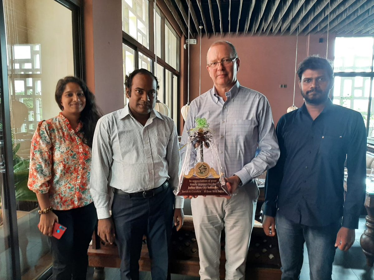 suvadi's tweet photo. Today our team met the Canadian High Commissioner in Jaffna and discussed with him the progress of the JCC initiative funded under The Canada Fund for Local Initiatives (CFLI) for Sri Lanka. @HCCanSriLanka  @comduit @SirakukalA https://t.co/lKmSREukWk
