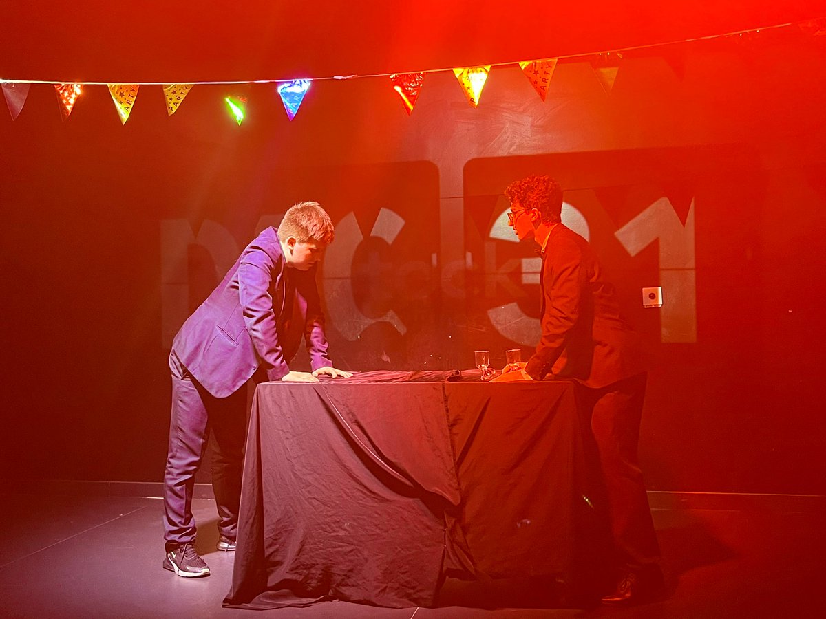 FulhamBoys_VM's tweet image. Wonderful watching out Year 12 Drama (and English Literature) boys in a different light today… rather literally. Well done gents 🎭 @FBS_SixthForm @FBSDrama @FBSteaching