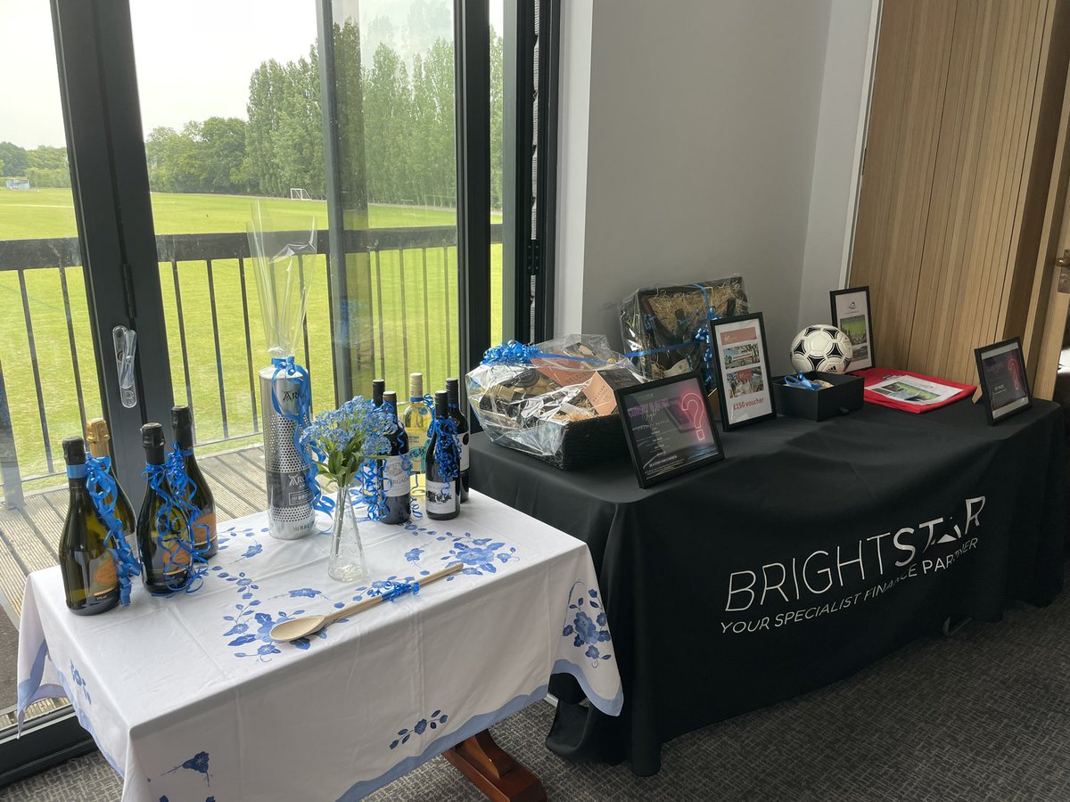 Our fabulous @BrightstarHUB Charity Curry and Quiz Night is underway. Wow! Such amazing support.