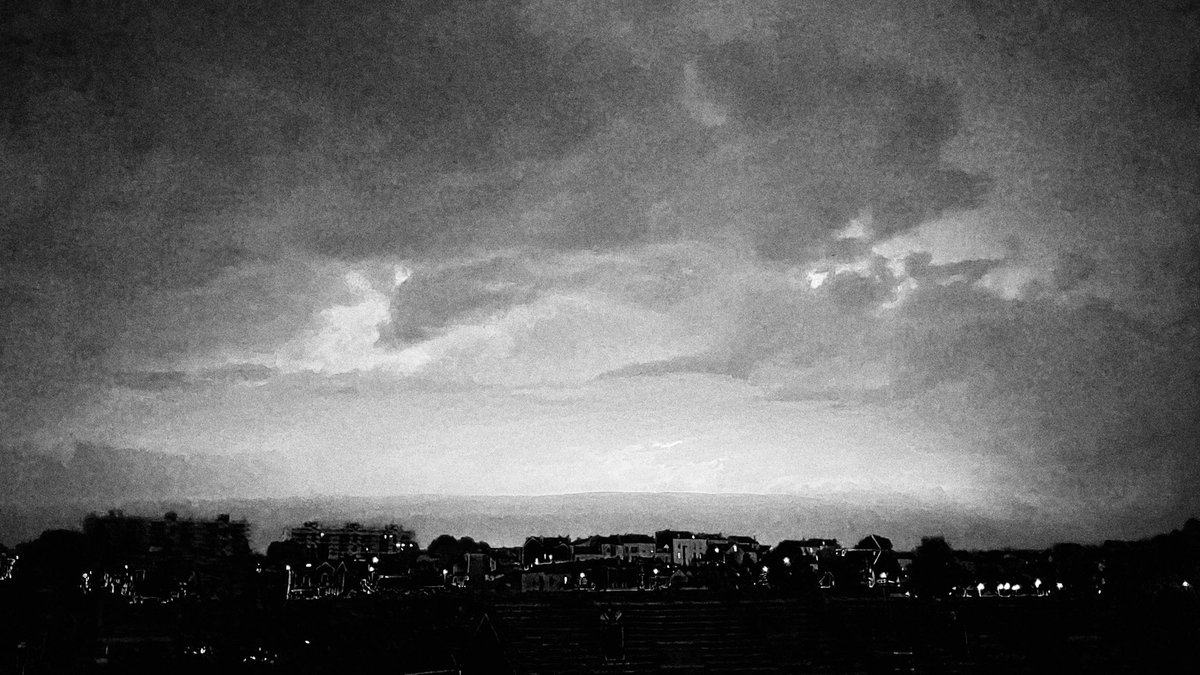 rachavol's tweet photo. #blackandwhite #pictorialism #pictorialisme #photography #bnw #bw #black #noiretblanc #monochrome #contemporaryart #cloud #nuages #lightning #eclairs #orage #storm https://t.co/nynDyG5a7l