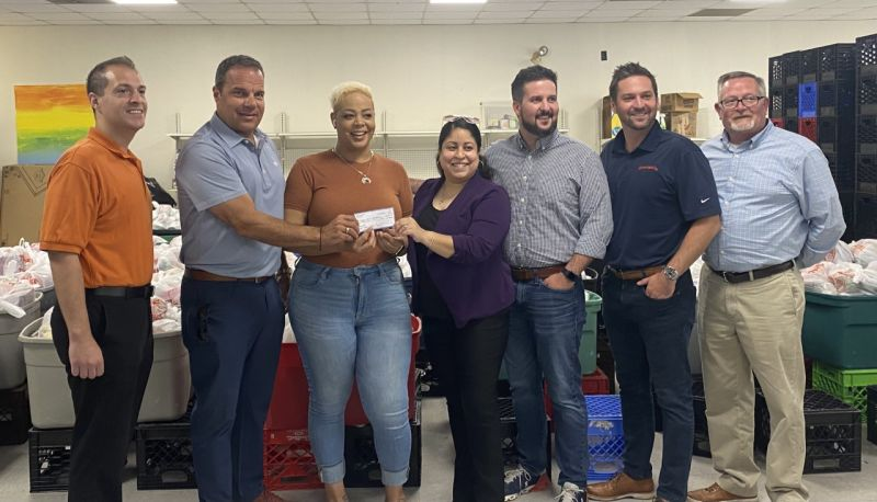 This week the MVCC joined Tim Rassias, President and COO of Bright Feeds who presented a donation to The Lazarus House on behalf of Joseph's Middle East Bakery.
#zerowaste #animalfeed #sustainability #community #foodwaste, #brightfeeds,
