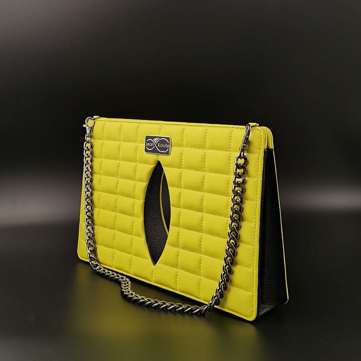 JeanKouteMunich's tweet photo. Handbag  by Jean Koute -  Design Moonlight  -  Calfskin  -  Yellow/Black 💛🖤 

Available now 👉  https://t.co/IGA9W36tP5 

Brandambassador:
Superyachtdesigner Dan Lenard 
Ambassador Ladies Collection: Tatjana Tutan Lenard 
#OutfitPost #fashion #style #couturefashion https://t.co/P3q1LJZNCD