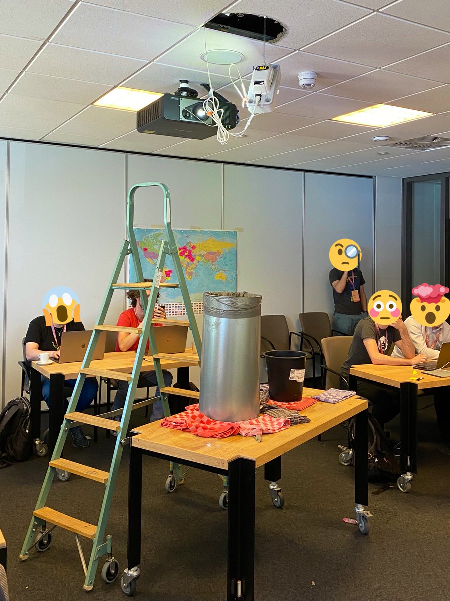 Things that you can't say everyday: the ceiling fell down on top of me! (and ripped a brand new M1 🥲). Still had loads of fun at #ddd_eu!