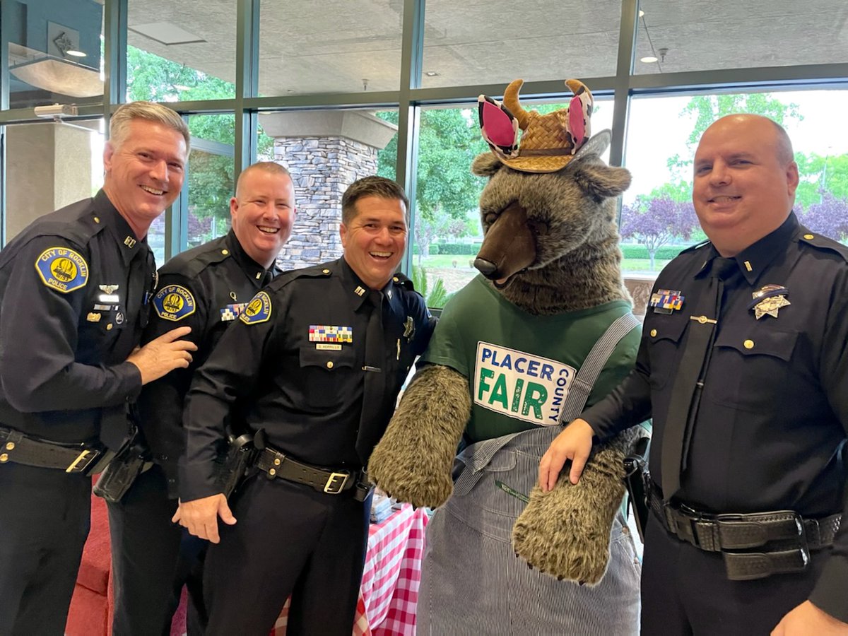 Rocklin Police Department posing with the Placer Bear! Great to hear all the good things going on in the community at the State of the City breakfast this morning!
#placercofair