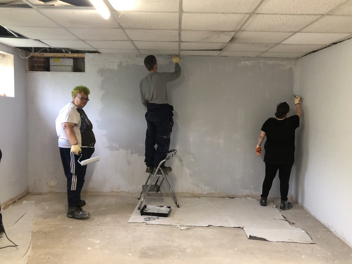 TheWishingWellP's tweet photo. Week two completed at the hub with the @CheshireFire @PrincesTrust team, Everyone in the team has got involved in make a difference to the hub, thank you to all of the team for your ongoing support and commitment. Amazing team work shown by all. #teamwork #CommunityEngagement https://t.co/TI7IIJVTxC