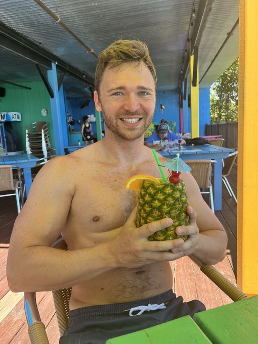 Todays activities so far. Lot of time in the water 🌊 water slides, swimming and drinks 🍹 https://t.c<a href="/tag/humpday"class="tags"><span>#humpday</span></a>