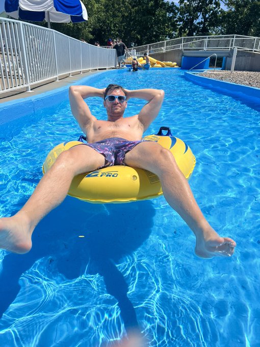 Todays activities so far. Lot of time in the water 🌊 water slides, swimming and drinks 🍹 https://t.c<a href="/tag/humpday"class="tags"><span>#humpday</span></a>