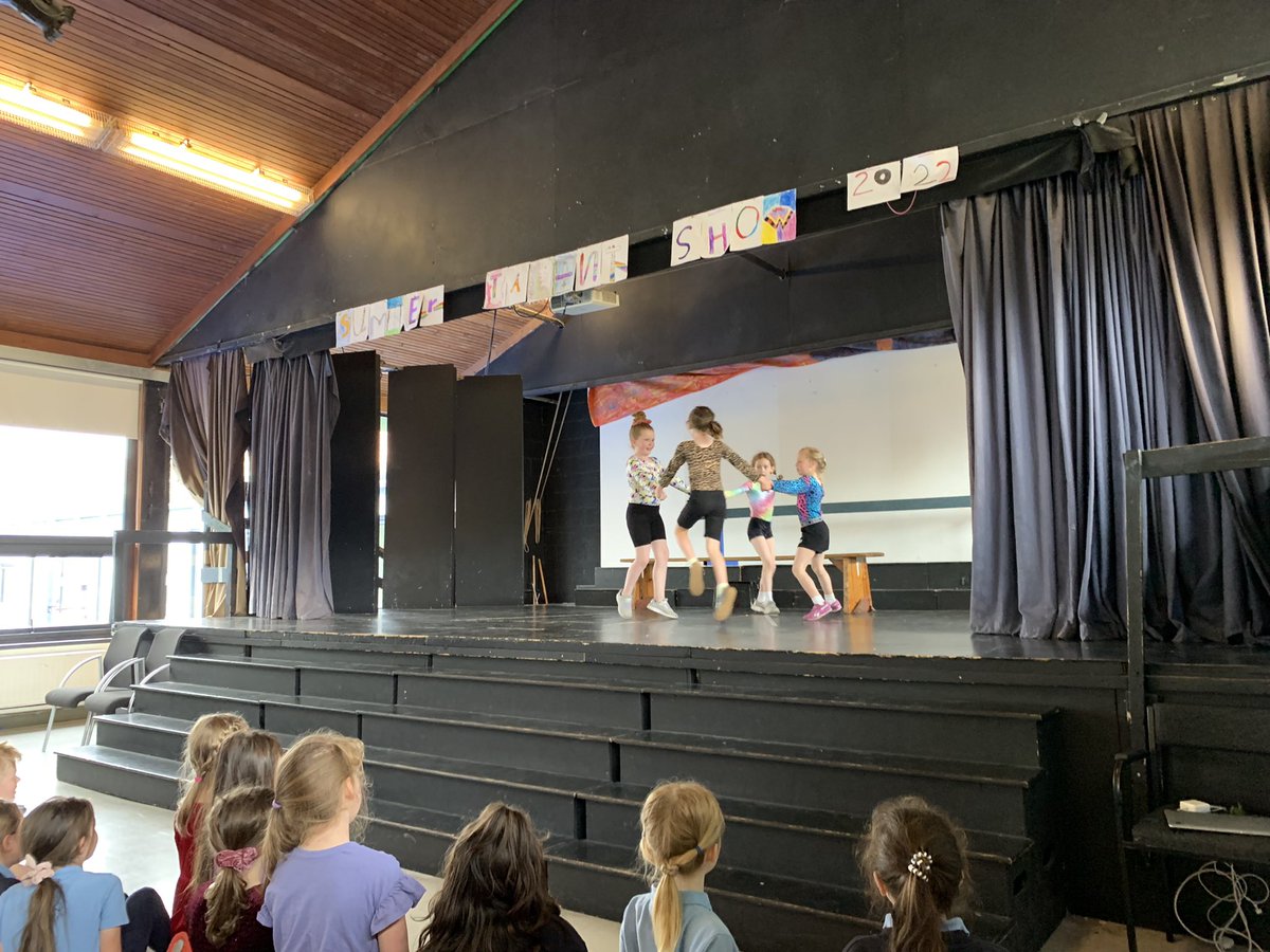 We had a very impressive performance from our ‘Fire Girls’ and ‘Active Girls’ in the talent show this week. The class and I were so proud of them! 👏🏻 🤸‍♀️ 👯‍♀️ <a href="/followstannes/">St. Anne's Mixed N.S.</a>