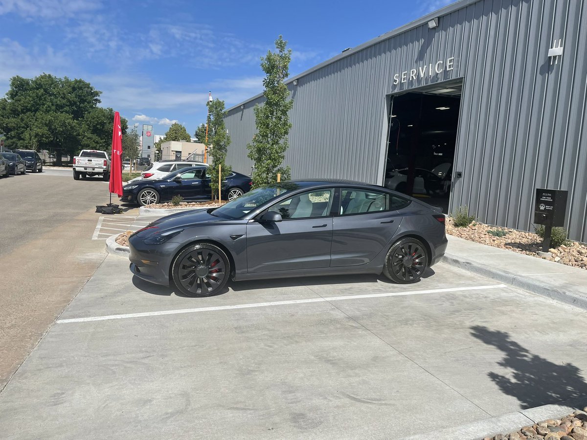 JayScottley's tweet photo. Welp……….The day has come….. the beauty is here… I’m part of the cool kids crew now (well the 3rd stage lol). No name for it yet but I’m just going to🤤🤤🤤🤤 and 🫠🫠🫠🫠 over it for a while #model3performance #m3p #teslamodel3 https://t.co/ss9PD0VeyP