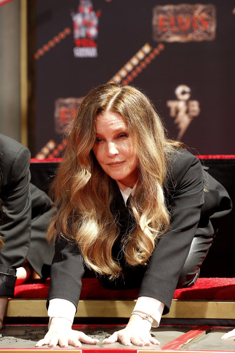 Lisa Marie Presley tweet media