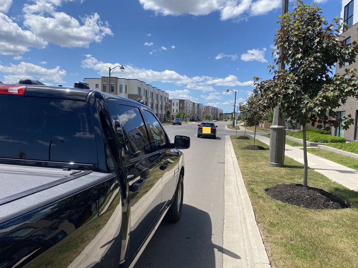 Driver pulled up beside me at Trafalgar/Dundas holding a cellphone.  Upon the traffic stop I observed a toddler not secured in a car seat

PSA: Do not expect a warning from me for a child not properly secured + using a cellphone. Cursing me also doesn’t help your case #RoadSafety