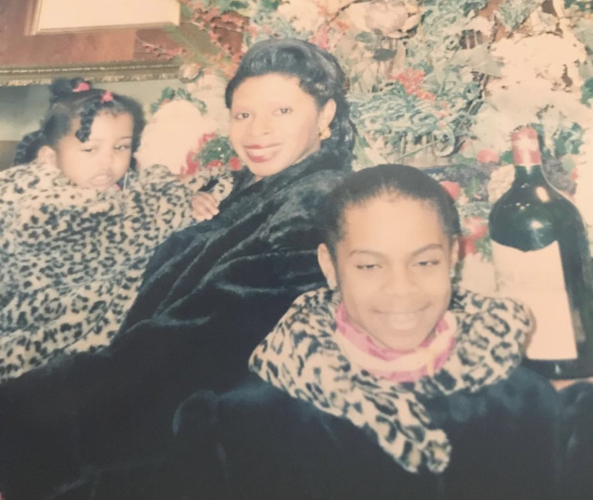 RHWHeaven's tweet image. 4. Dorothy 🌸 (Candiace’s mum) 

Forget Gizelle, Dorothy is the greatest instigator of Potomac. How savage she can be to Candiace is wild/great, especially given her profession as a therapist 💀 I think she’d be hilarious in this setting, imagine the confessionals! #RHUGT #RHOP