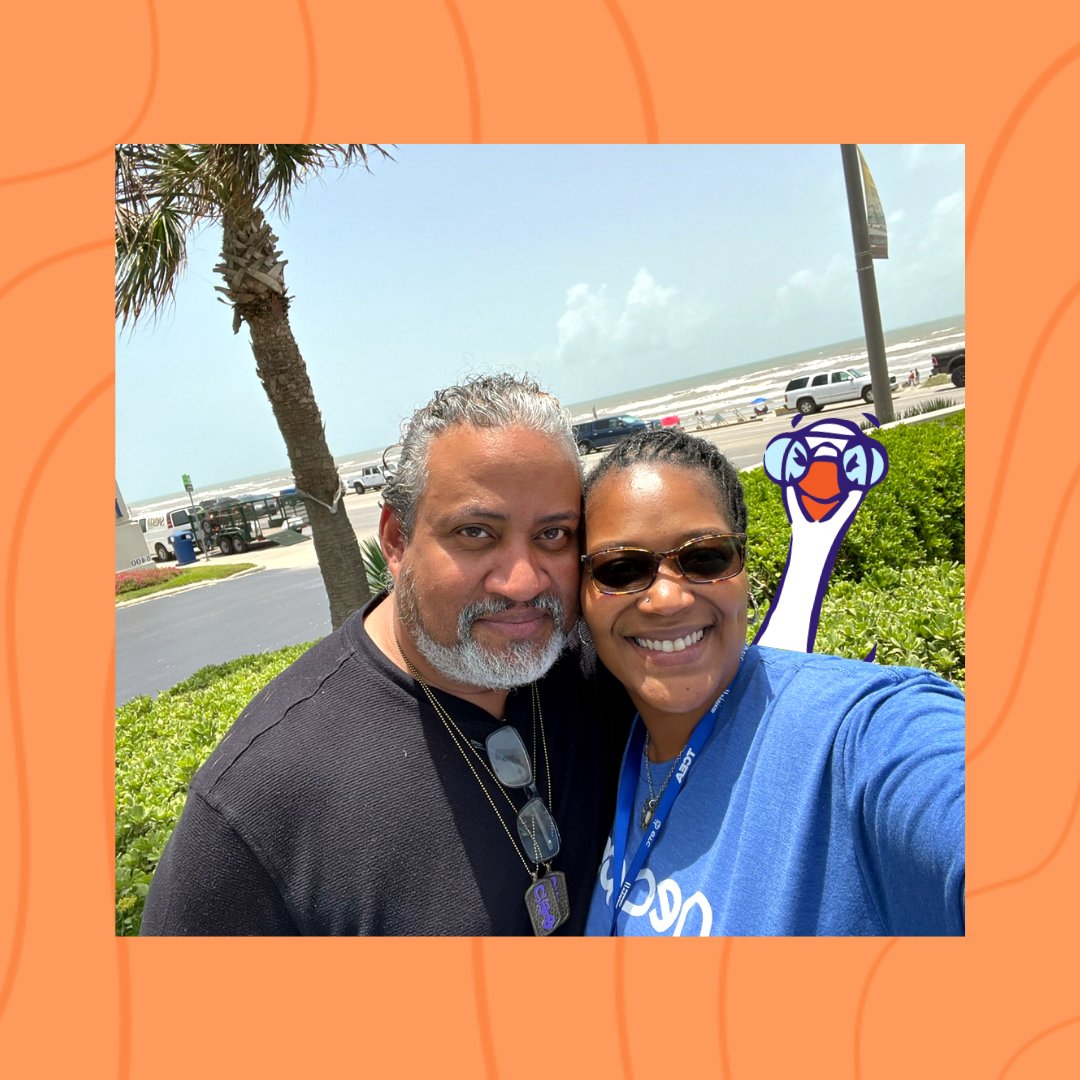 Goosechase's tweet photo. Photographic evidence that smiles are contagious ๐
The @TCEA #ETC22 conference in Galveston looked like an absolute hoot. (Huge honks for sharing, @chejuanamar ๐งก)
Want us to feature photos of your community on a GooseChase? Tag us and use the hashtag #SayGeese! ๐ง https://t.co/PvrgwOxFOG
