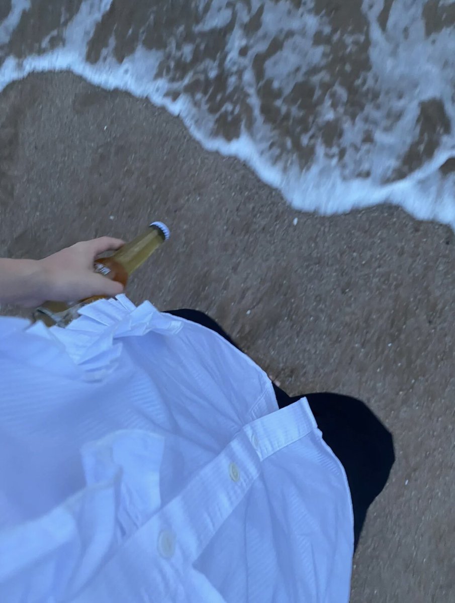 Peter71177917's tweet photo. 本来想着能不能有机会在涠洲岛海边来一场刺激doi 结果跟朋友来没什么机会 那就只好等明天去��汉好好发泄一下了 武汉帅哥速来带照dd！ https://t.co/1w2T4aBIlQ