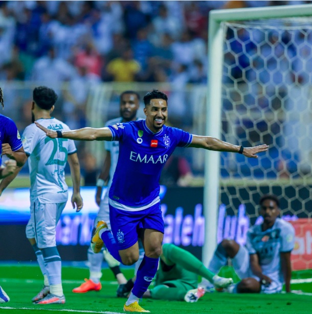 kooora's tweet photo. نهاية الشوط الأول في جولة الدوري السعودي

الهلال يتقدم 2-0 على الفتح ⚽️⚽️

تعادل سلبي بين اتحاد جدة والاتفاق 

أهلي جدة يتأخر 0-1 أمام الرائد ⚽️

النصر يتقدم 1-0 على الحزم ⚽️

الشباب يتقدم 1-0 على التعاون ⚽️ https://t.co/oi3UQhAYWR