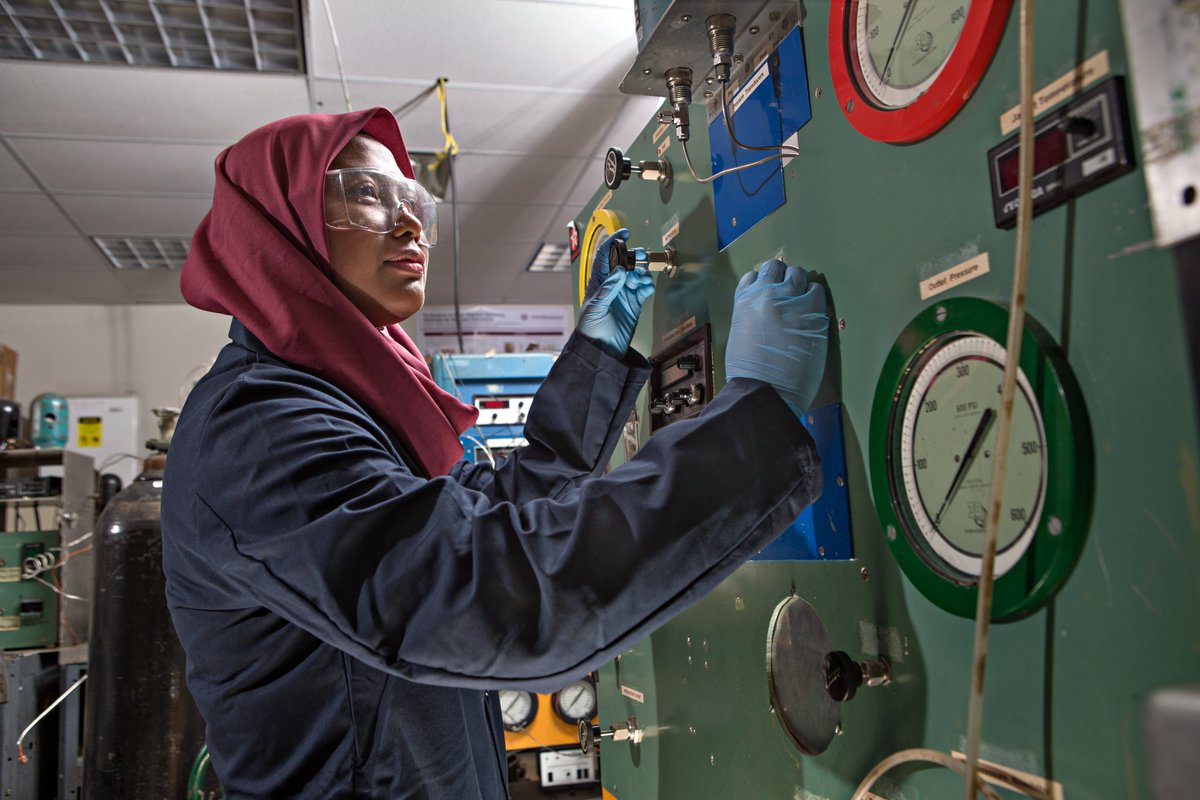 TAMU's tweet photo. Happy International #WomenInEngineering Day to our hardworking Aggie engineers at @TAMUEngineering and around the world! #INWED #WomenInSTEM 

Learn more about the exciting opportunities offered by @TAMUEngineering here: https://t.co/SxqXJt8kfC https://t.co/O1yj0JbTww