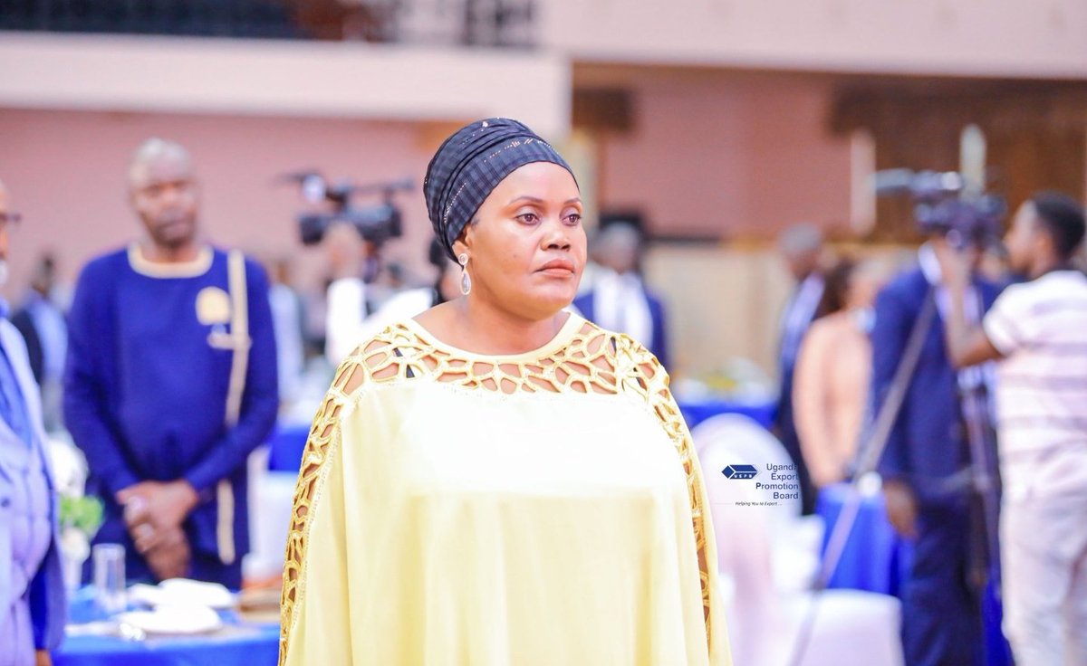 paulinebaxton's tweet photo. Deputy Prime Minister representative of H.E The president of Uganda, Yoweri .K.Museveni ; Thanks all exporters in both Public and Private sectors for pushing the country to the middle Class income Status as it was read in the budget -President’s Export Awards #ExportWeek2022 https://t.co/tsEus3RIKo