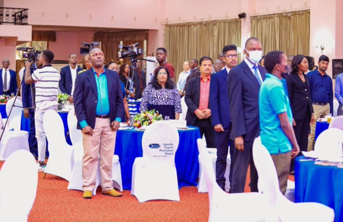 paulinebaxton's tweet photo. Deputy Prime Minister representative of H.E The president of Uganda, Yoweri .K.Museveni ; Thanks all exporters in both Public and Private sectors for pushing the country to the middle Class income Status as it was read in the budget -President’s Export Awards #ExportWeek2022 https://t.co/tsEus3RIKo