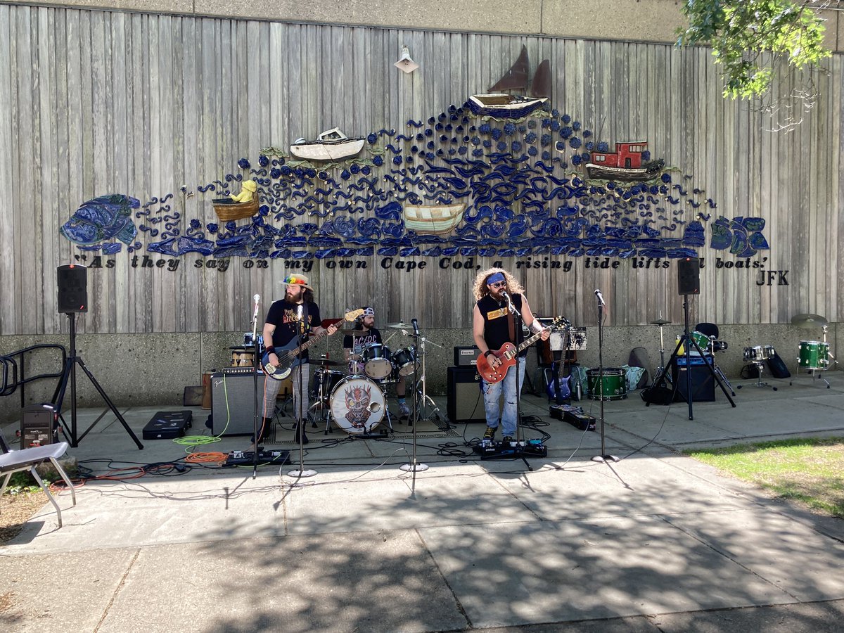 NausetAcadHS's tweet photo. Celebrating diversity at our first annual community carnival. So many amazing groups from our school and the community coming together. https://t.co/jXhX1HmVba