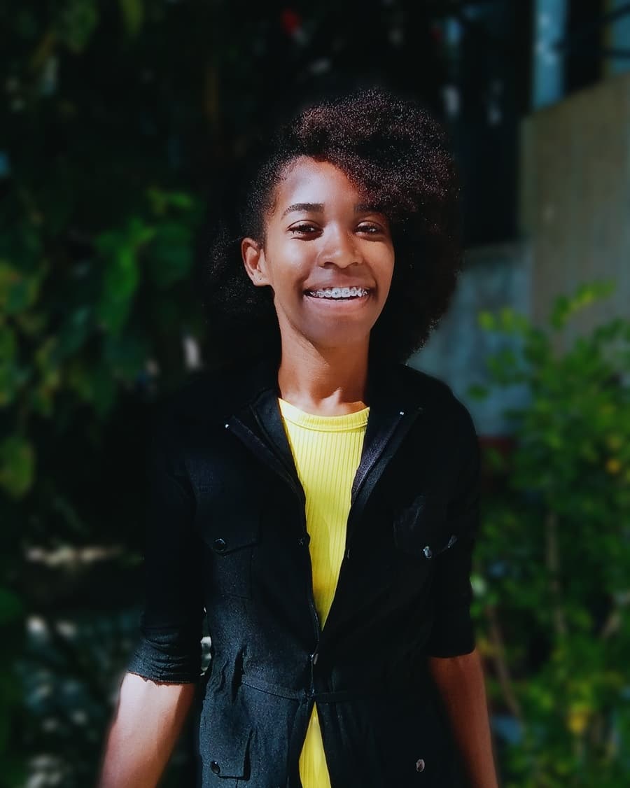 iamaradsilva's tweet photo. "Uma bela mulher é uma pessoa, não um corpo." 🌻🦋
– #johnpiper
.
.
.
#tbt #crespamara #cabeloafro #fotografia #menosaparência #maisessência #filhadoDeusVivo #princesa #gratidão https://t.co/sZ551npdxu
