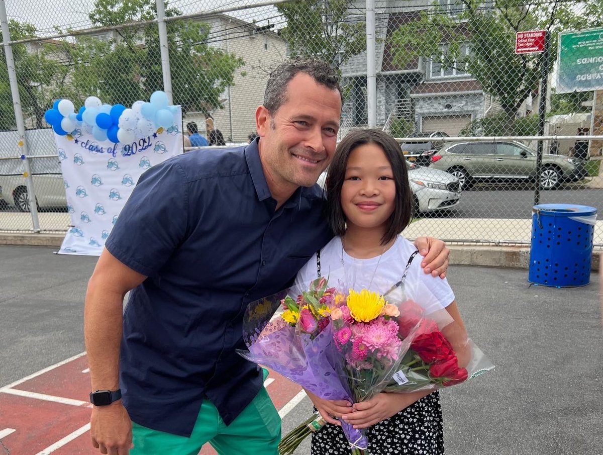 Ps6931R's tweet image. To an Extraordinary Group of Fifth Graders...'SAIL THE INTERMEDIATE SEAS' Smoothly and Make Each Voyage Better Than the Last"- Principal Murphy.  CONGRATULATIONS to the Class of 2022! 🐬⚓ #ps69r #dolphinpride #finalassembly #classof2022