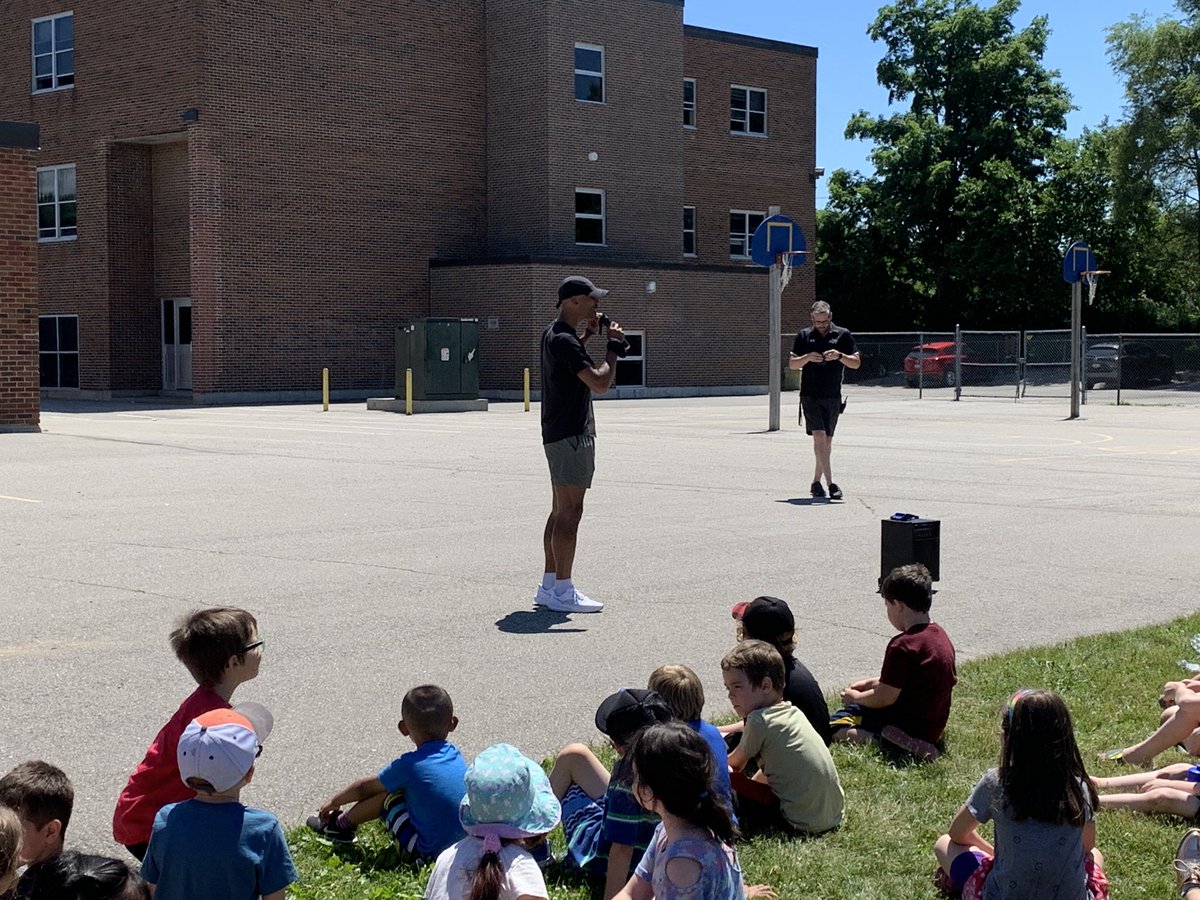 MGLavoie's tweet photo. Great message from @MACEaglesLondon alumni Damian Warner. “Dream big, work hard and you can accomplish anything! When I was here at school I wasn’t the fastest kid in the school.”#tvdsb Thanks @DamianWarner for visiting us during our olympics day. https://t.co/optnEdBQxe