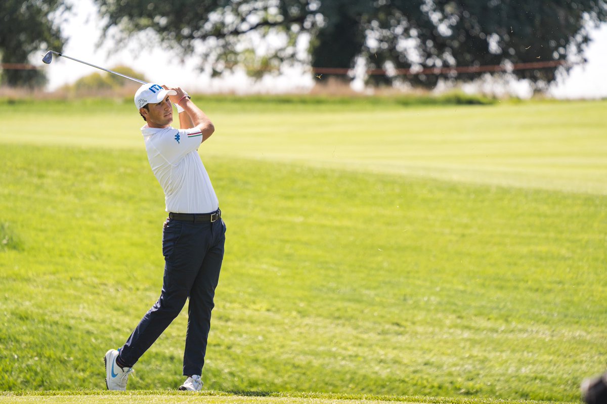 FederGolf's tweet photo. 📌 European Amateur Championship

Azzurri protagonisti in Spagna: grande rimonta di 🇮🇹 #Bovari che risale 21 posizioni e vola in testa alla classifica (-7) davanti a #Celli, 2/o con -6. #Manzoni e #Michetti 75/i (+7), #Fallotico e #Florioli 82/i (+8).

#golf #federgolf https://t.co/BNX8A6a89E