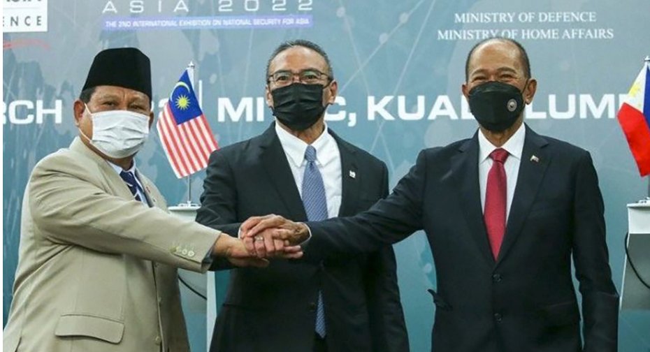 Southeast Asian partners enhancing trilateral maritime patrols ipdefenseforum.com/2022/06/southe…