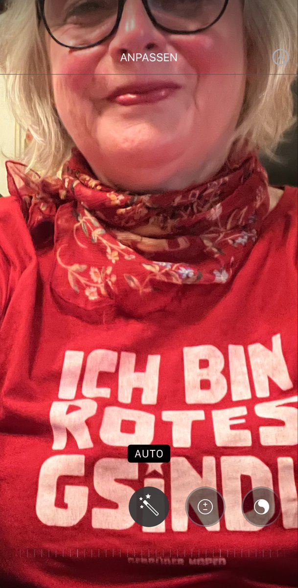 GertraudKnoll's tweet photo. @franz_bittner @rabensteiner3 Und wenn ich keins hab, kann ich nicht sparen und hab mir daher bei #GebrüderMoped #RotesGSindl gekauft! Als #Tschuldigung https://t.co/jSkzJsT6wG