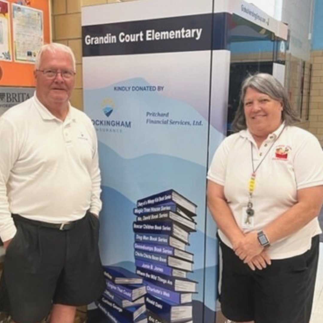 Rockingham_Ins's tweet photo. 📖This book vending machine just arrived at Grandin Court Elementary school!  
📚Students can earn tokens to get a book, which then belongs to student. 
Wherever you are, we're here.
#BookVendingMachine #LoveToRead #RockinghamIsHere #GoReadingEagles #PromotingLiteracy https://t.co/vegXjltgoW