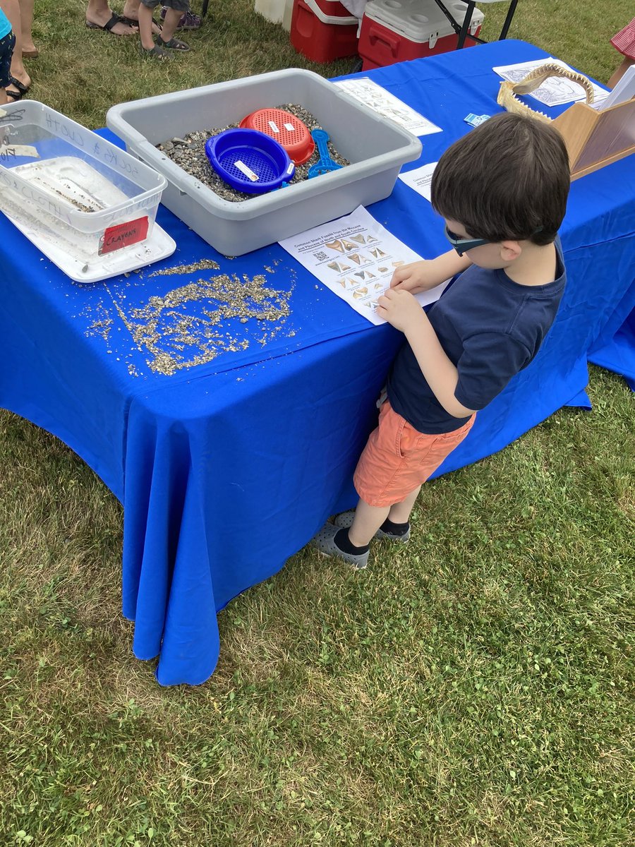 SeacoastSciCtr's tweet photo. Library outreach visits are ON since this year’s national summer reading theme is #OceansOfPossibilities. Our Education Team is out in NH, MA and ME with live animals and activities. #inspiringconservation https://t.co/bnI8zE0GCE