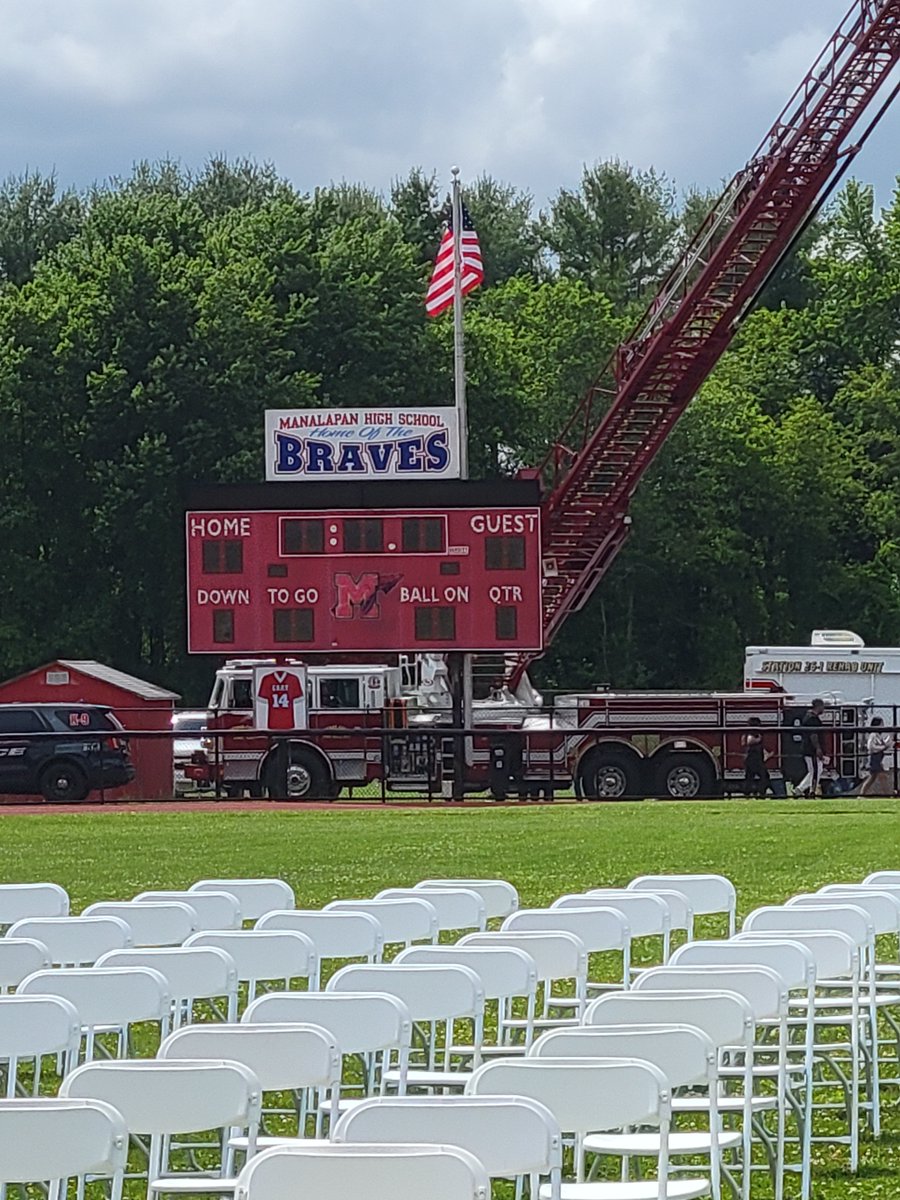 Manalapan High School Class of 2022 Graduation Ceremony  getting ready! Looking good! #TheRegional @FRHSDSup