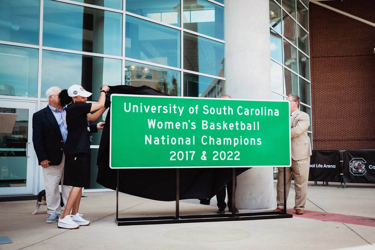 GamecockWBB's tweet photo. Leaving our mark all across the state!

https://t.co/ttVTQSZu5G https://t.co/SO0gDMWD4R