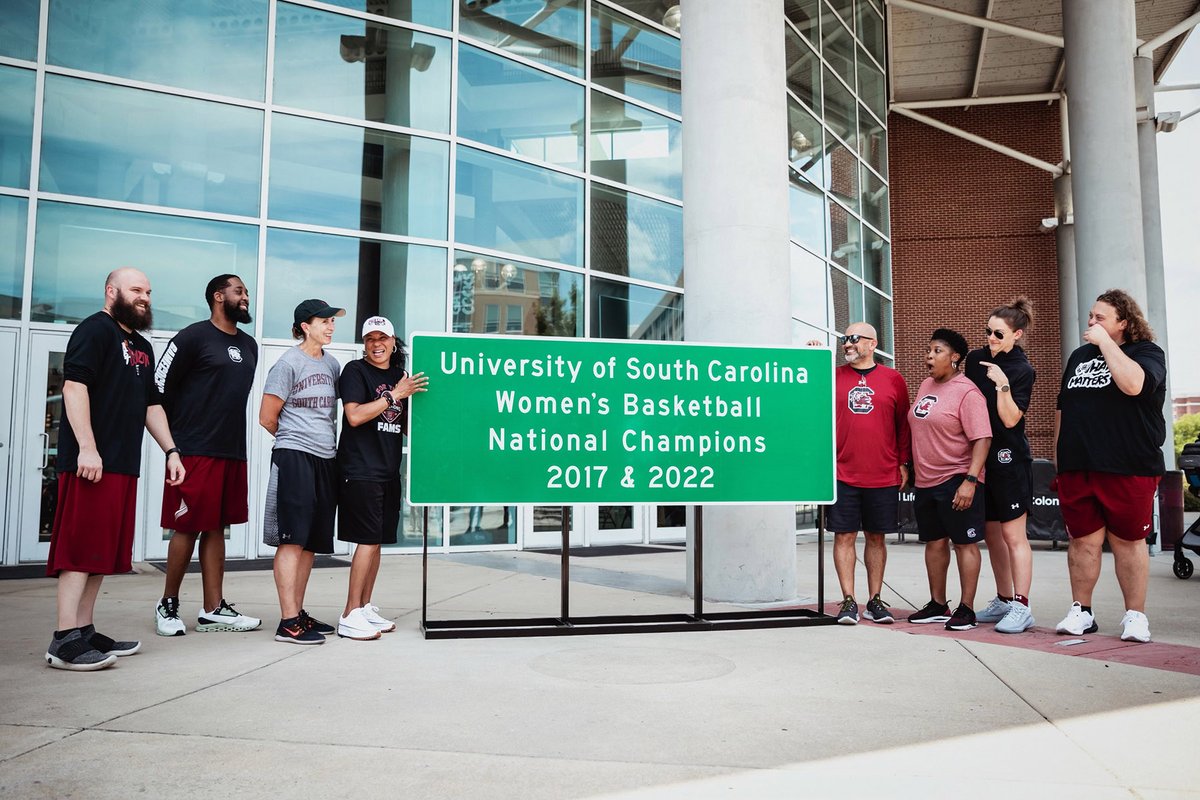 GamecockWBB's tweet photo. Leaving our mark all across the state!

https://t.co/ttVTQSZu5G https://t.co/SO0gDMWD4R