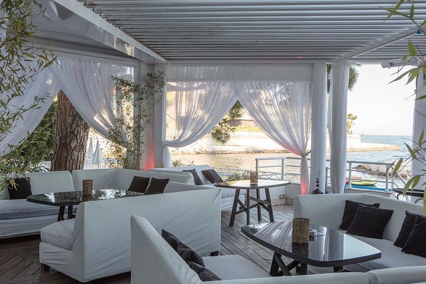 Pour se protéger du ☀️ à tout moment de la journée &amp; profiter d’un espace unique, la #Pergola #BioClimatique Walter Stores est la solution 😍 !

Découvrez notre gamme de produits via notre catalogue en ligne 📖🌍 : fr.calameo.com/read/004309723…

walter-stores.fr 🇫🇷