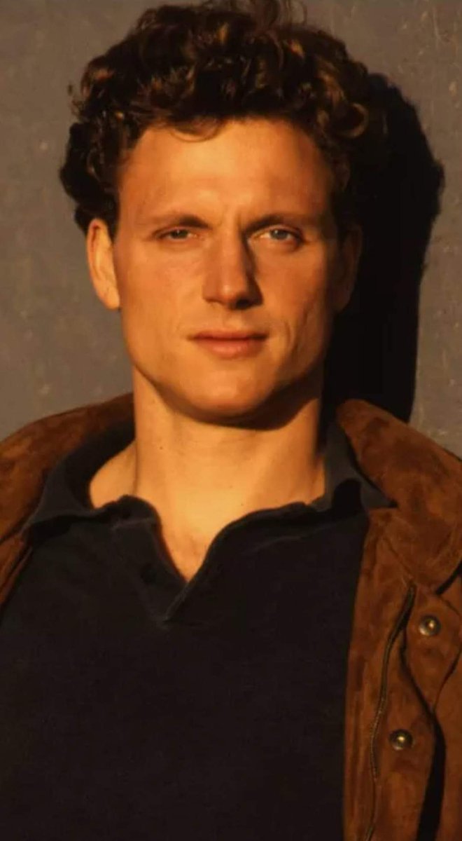 scandalphile's tweet photo. π₯π₯π₯π₯ #tonygoldwyn #fetusbae #throwbackthursday https://t.co/duO0yWv7iY