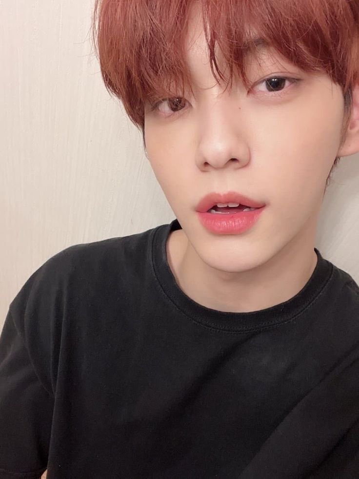 0098zip's tweet image. maroon hair supremacy 🧎

#SOOBIN     #TXT     #SEONGHWA #ATEEZ