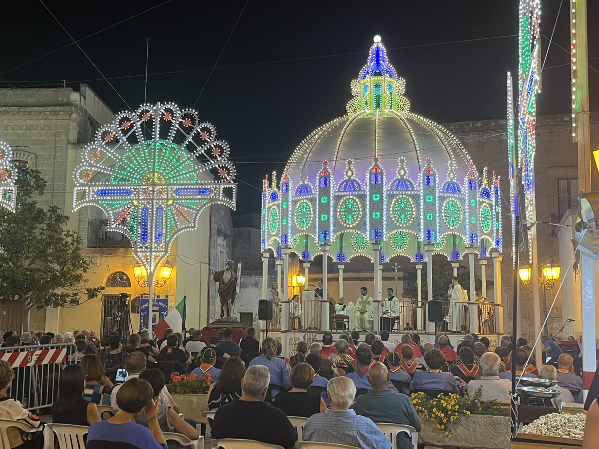 melitazajc's tweet photo. and today, this (was not #lanottebianca but #lafestadelpatrono) https://t.co/enTay4IY5u