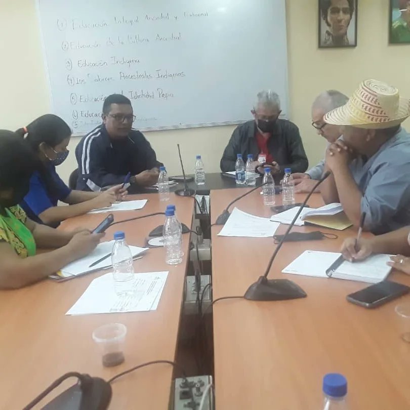 Indigenas_AN's tweet photo. #22Junio Reunión Ordinaria de la Subcomisión de Legislación Indígena, de la Comisión Permanente de Pueblos Indígenas de la AN, dicha reunión fue dirigida por el Presidente de la Subcomisión; Diputado Nelson Mavio. https://t.co/bf1u4hq4kK