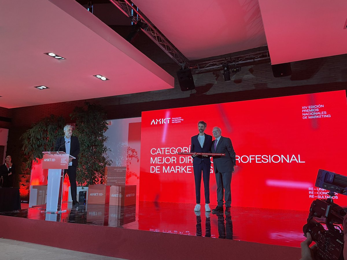 Mejor profesional de marketing Jaime Bisbal de bbva #PremiosAMKT <a href="/jaimebisbal/">jaimebisbal</a> enhorabuena!! Súper merecido!!
