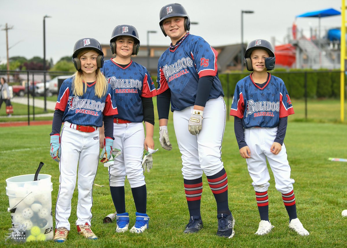 SoundSportsImag's tweet photo. Some of the players enjoying the @GSLtournaments Father's Day Classic tournament at the Chehalis Sports Complex last weekend. https://t.co/apkaCW26TG