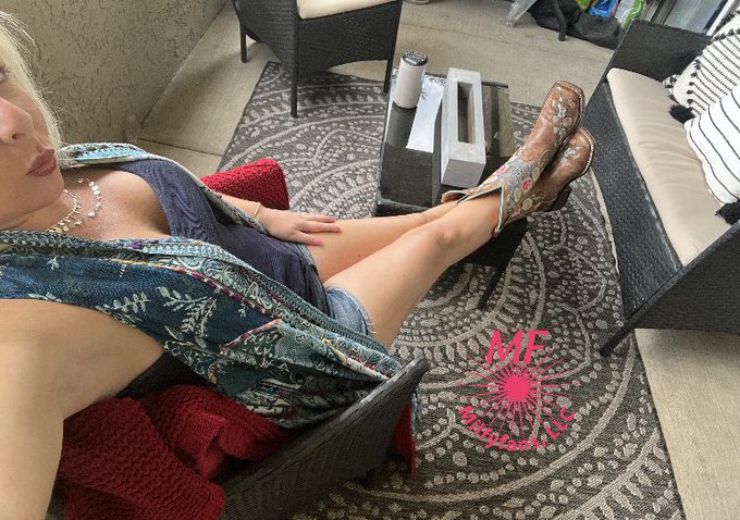 Anyone know where I can find an extra cowboy to ride? #milf #hotwifechallange #sharingiscaring #canhewatch<a href="/tag/sharingiscaring"class="tags"><span>#sharingiscaring</span></a><a href="/tag/milf"class="tags"><span>#milf</span></a><a href="/tag/hotwifechallange"class="tags"><span>#hotwifechallange</span></a><a href="/tag/can"class="tags"><span>#can</span></a>