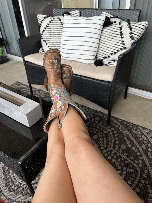 #ThighBootsThursday #hornymom #hotwifehappy #onlyfans @hotwife4urfun #cumfindme https://t.co/vl8vWpK<a href="/tag/thighbootsthursday"class="tags">#ThighBootsThursday</a><a href="/tag/hornymom"class="tags">#hornymom</a><a href="/tag/hotwifehappy"class="tags">#hotwifehappy</a><a href="/tag/onlyfans"class="tags">#onlyfans</a><a href="/tag/cumfindme"class="tags"><span>#cumfindme</span></a>