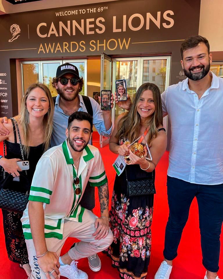 agenciaafrica's tweet photo. E não parou por aí! Além do Ouro, “The Foamy Haircut” conquistou mais 3 Leões de Prata e 1 Leão de Bronze, em Direct e Media!

🦁🦁🦁

#AfricaAtCannes
#influencialatina 
#ddbjuntos
#DDBatCANNES 
#UnexpectedWorks
@DDB_Worldwide 
@DDBLatina https://t.co/KH79cMaCUP