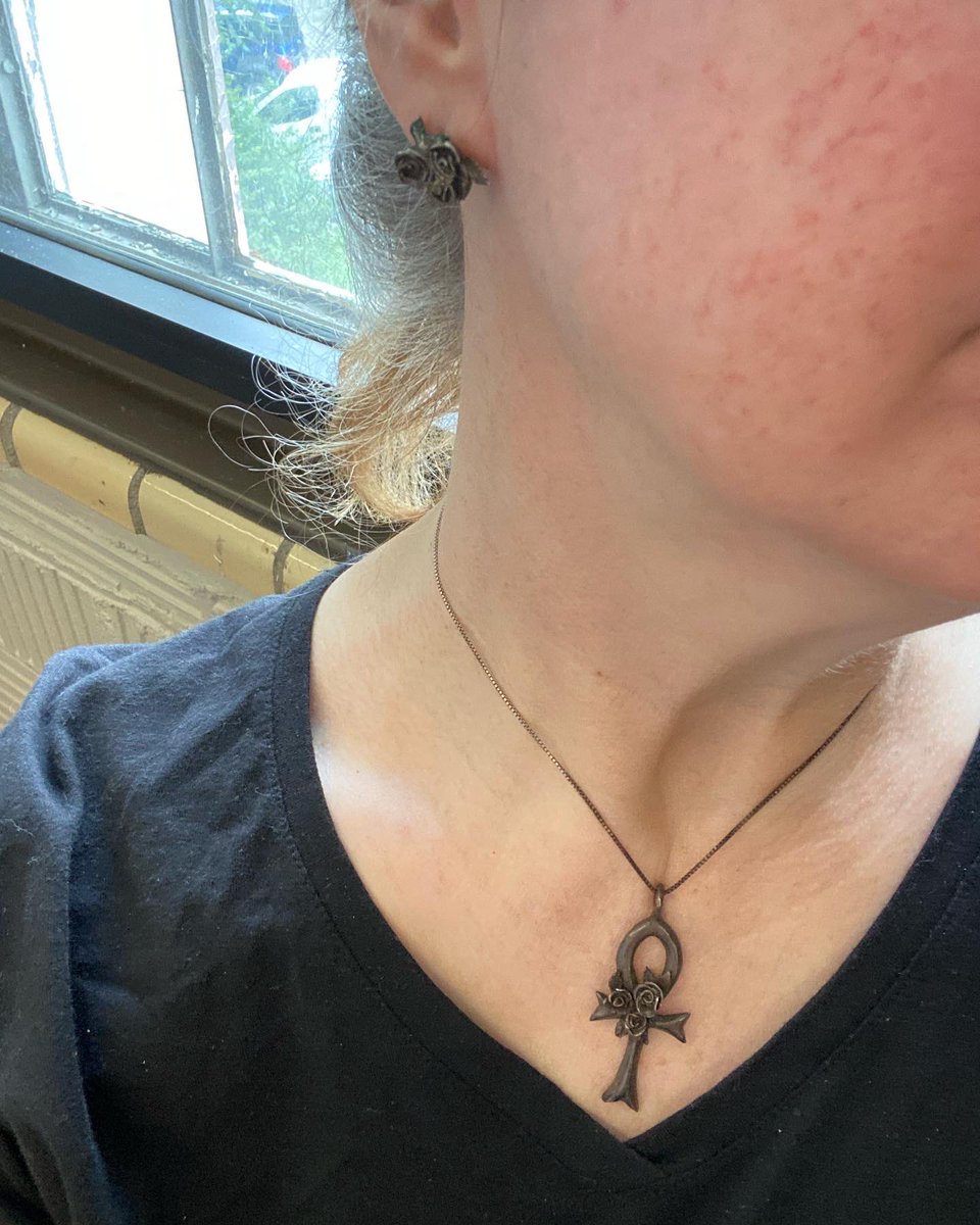 lhskarka's tweet photo. Today’s #jewelryaesthetic is roses. And your #ankhoftheweek. Also it is really difficult to take a picture of the back of your own head. #workingfromwork #lfk https://t.co/Lz4kIXcDFe